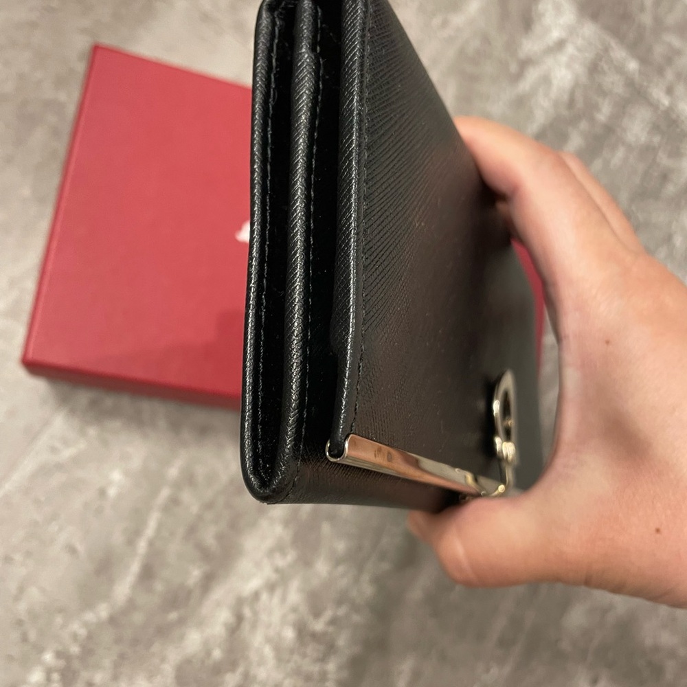 100% Authentic Salvatore Ferragamo Black Wallet - Picture 4 of 12